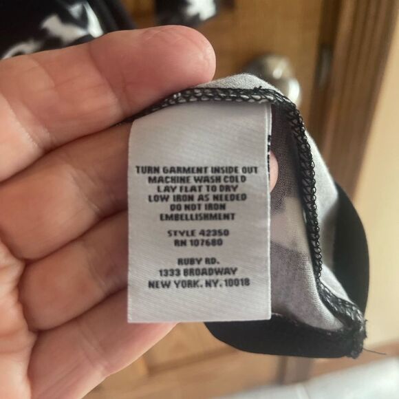 Ruby Rd PL Black Leopard Top - Picture 5 of 9